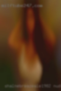 ShalneBreazeale1982 nude girls fucking tonight